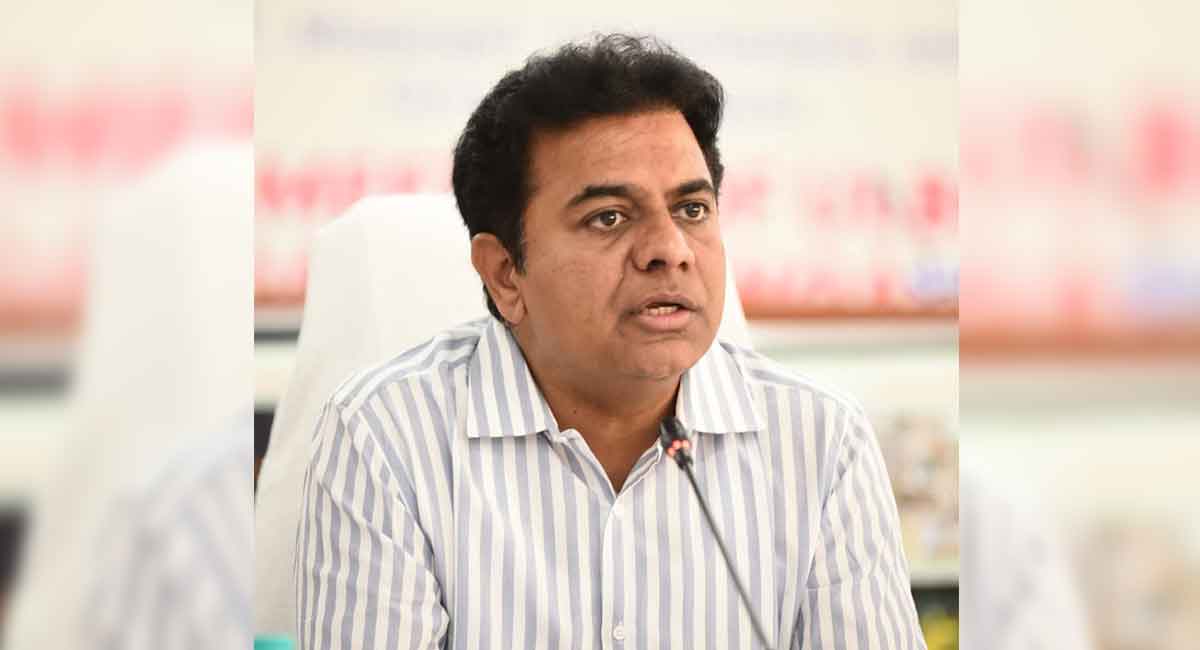 Centre’s inefficiency pushing textile sector into crisis: KTR