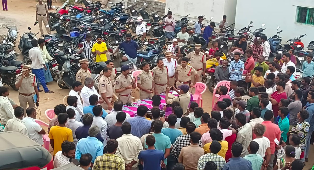 Police seize 84 bikes, 37 autos for flouting traffic rules in Patancheru