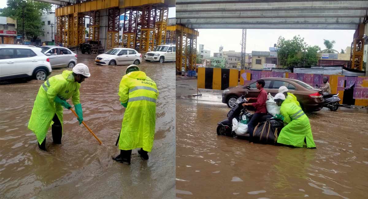 Rain damage: GHMC teams on the job in Hyderabad
