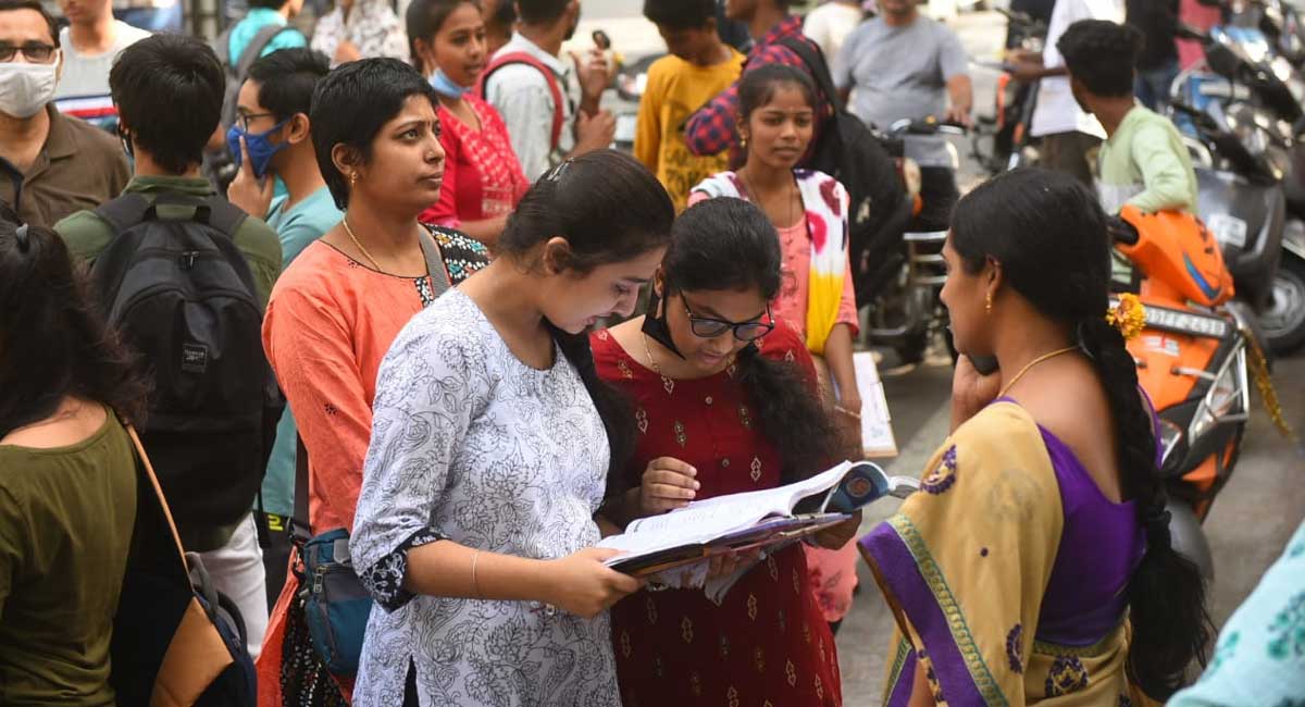 SSC exams commence at 2861 centres in Telangana