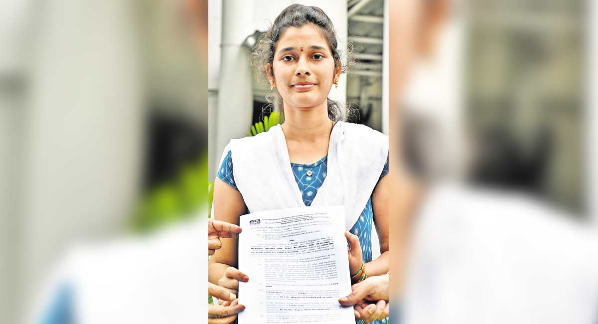 Telangana gets first woman linemen