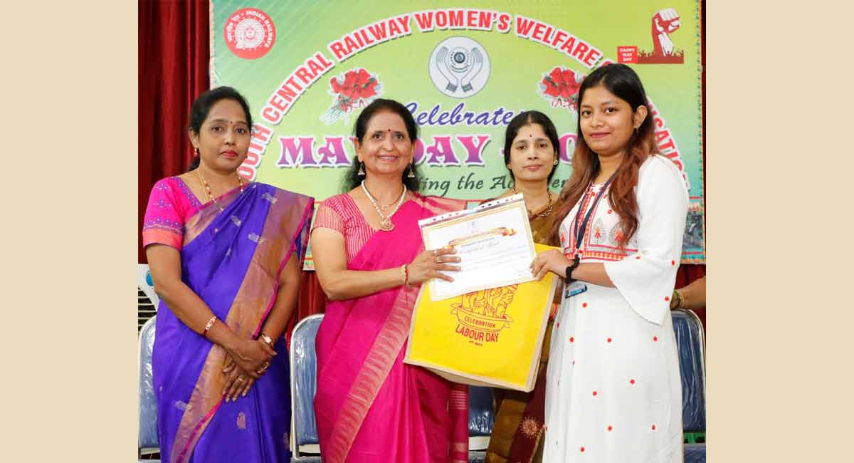 125 Railway employees felicitated by SCR Women’s Welfare Organization