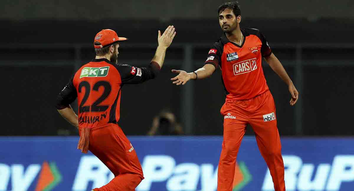 IPL 2022: SRH keep slim playoff hopes alive with three-run win over MI