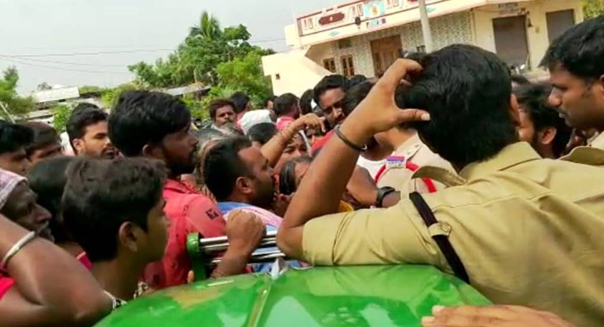 Murdered man had knife injuries on eyes in Medak