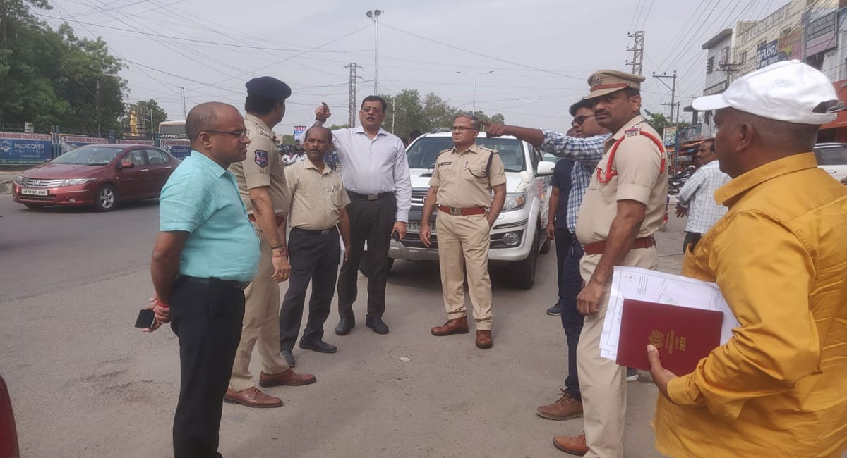 Six-lane highway to ease traffic congestion from Madeenaguda to Sangareddy