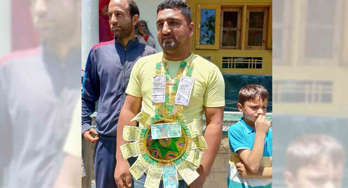 Dream11: Kashmiri youth wins Rs 2 crore jackpot