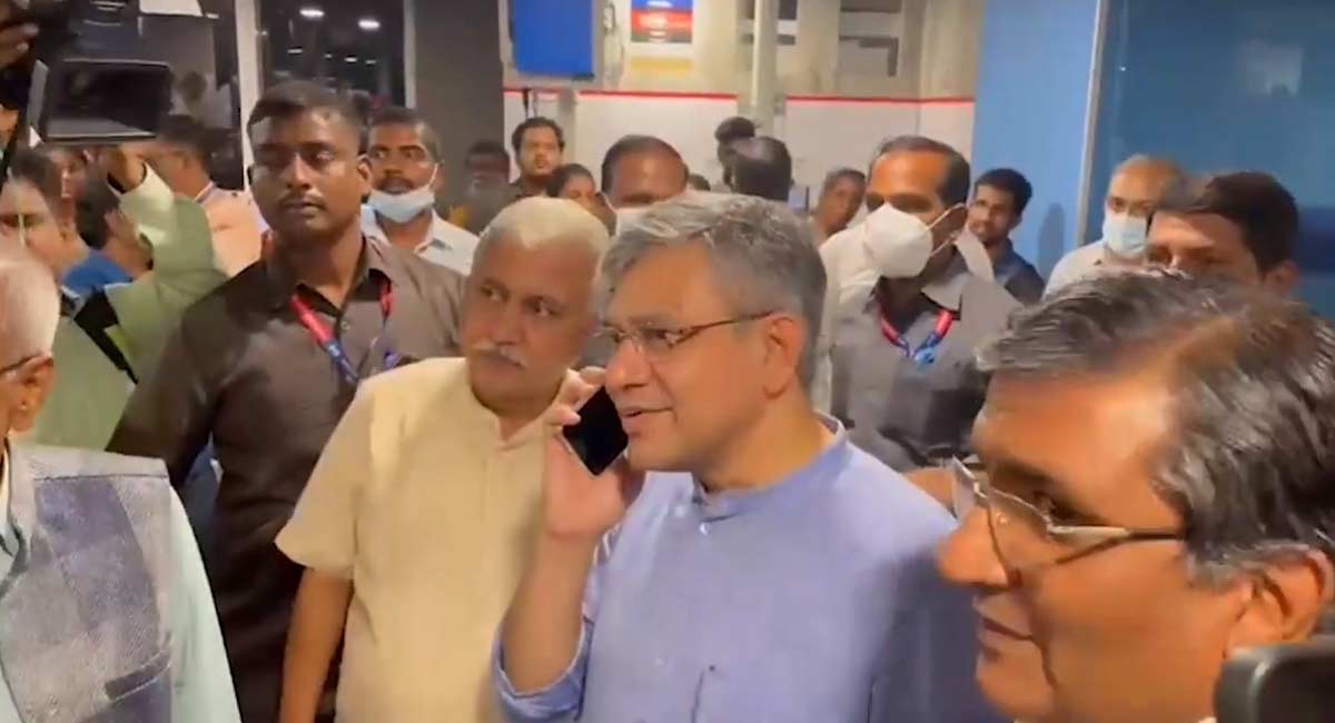 Ashwini Vaishnaw makes India’s first 5G call at IIT Madras