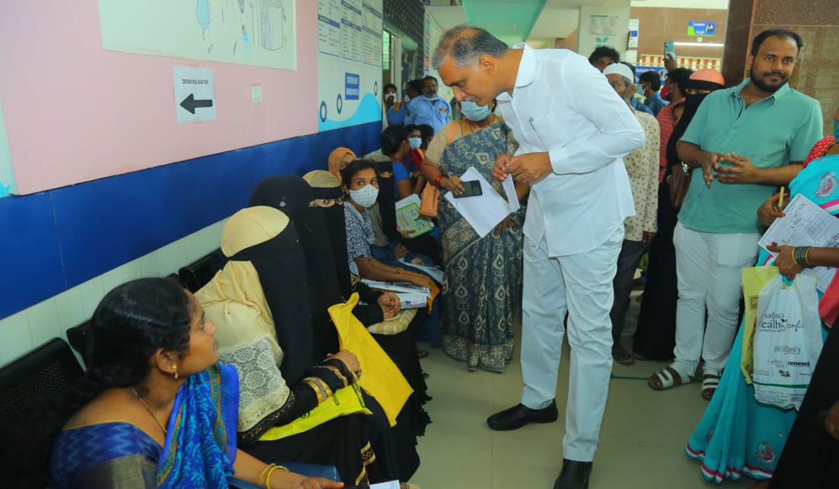 Harish Rao suspends doctor at Kondapur Area Hospital for demanding bribe from patients
