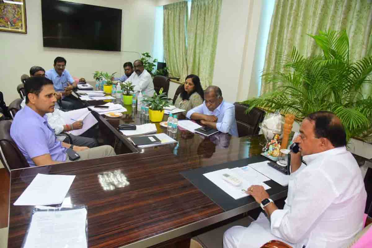 Officials to ensure irrigation facilities to crops in Telangana