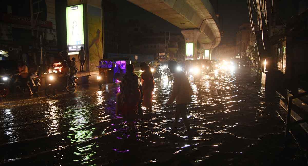 Parts of Hyderabad witness heavy rains on Sunday
