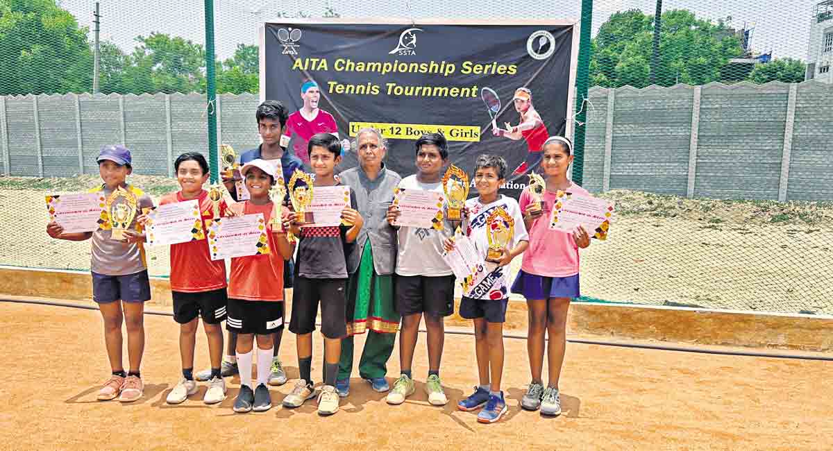 Daivik, Niesha clinch titles in U-12 AITA Championship