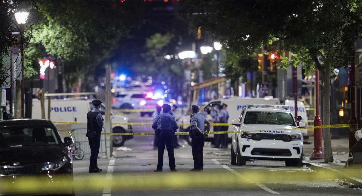3 dead, 11 wounded in Philadelphia shooting on busy street