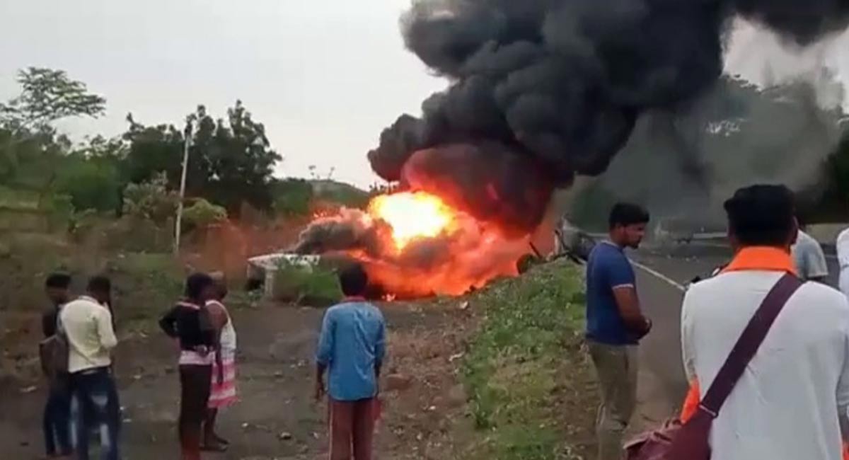 Seven from Hyderabad charred to death after bus catches fire in Karnataka