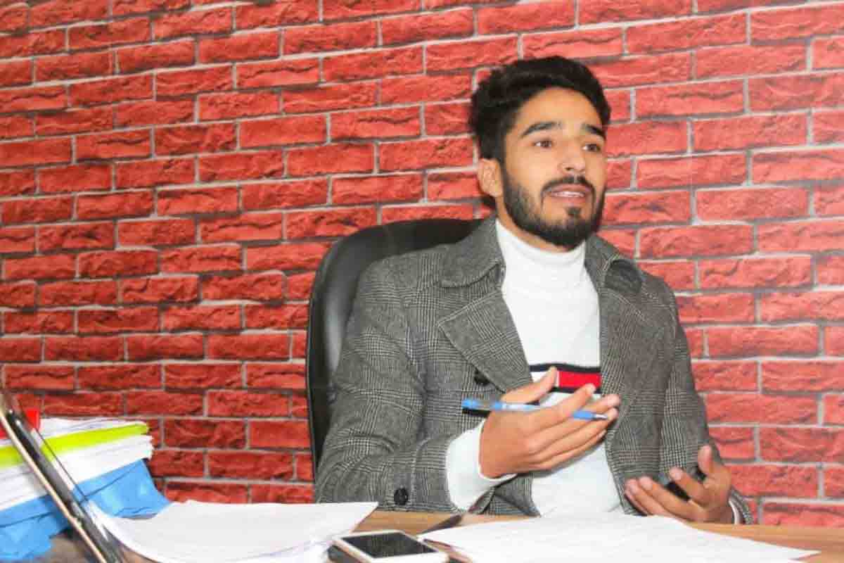 Amir Rashid Wani wins many hearts, becomes true hero to his hometown Kashmir