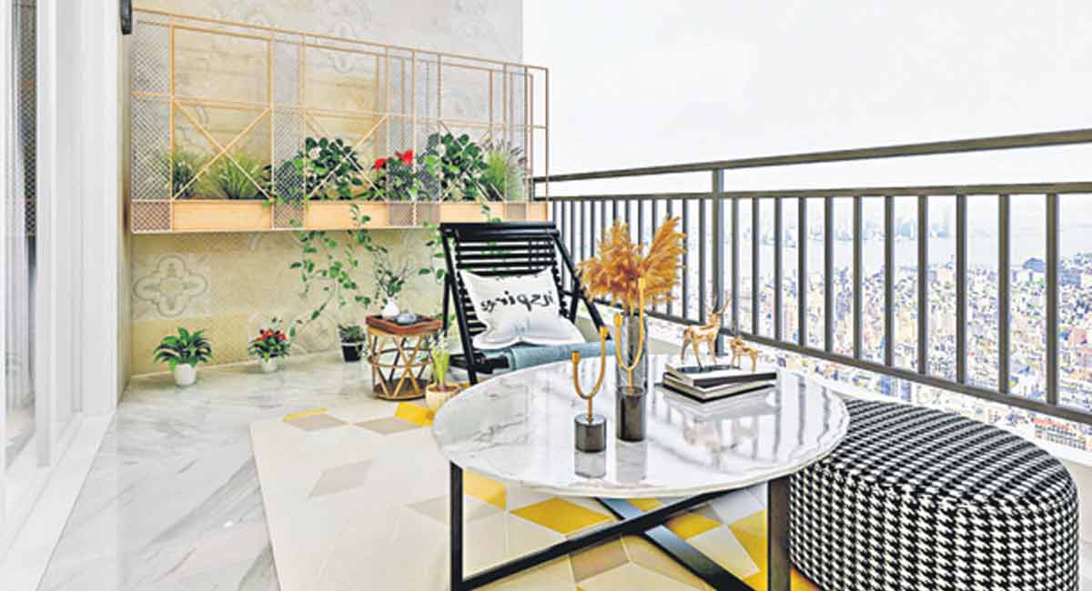Know how to protect your balcony from rains