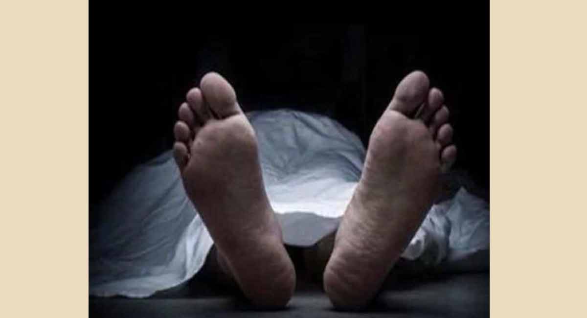 40 people found dead inside tractor-trailer in Texas