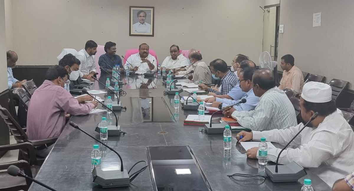 Expedite Karimnagar Cable bridge works: Gangula tells officials