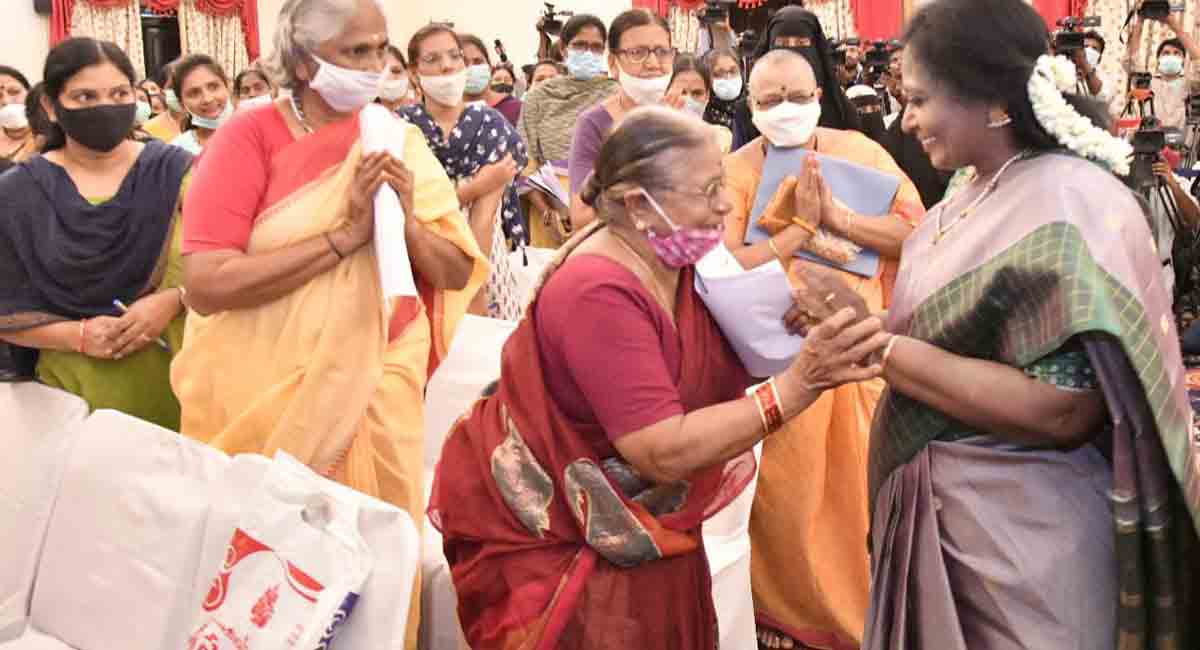 Governor Tamilisai holds Mahila Darbar, political parties term it as politically motivated