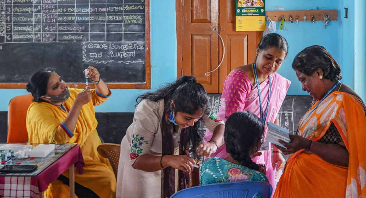 India reports 8,822 fresh COVID-19 cases, 15 deaths 