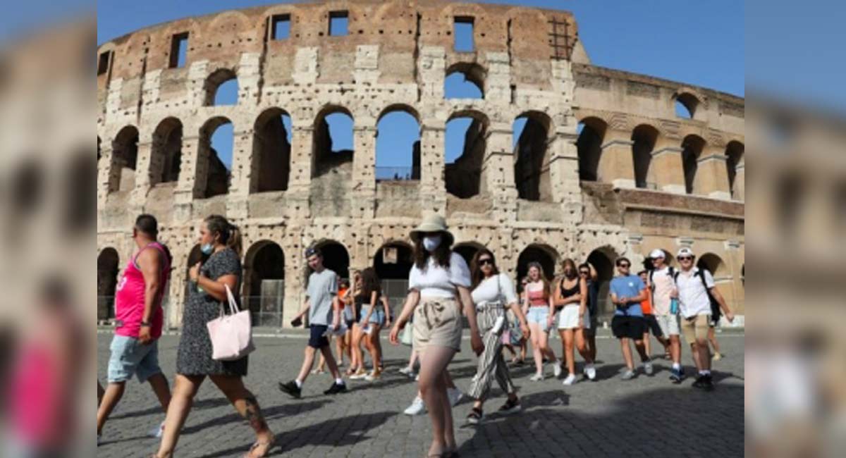 Italy’s Covid infection rate climbs after weeks of decline