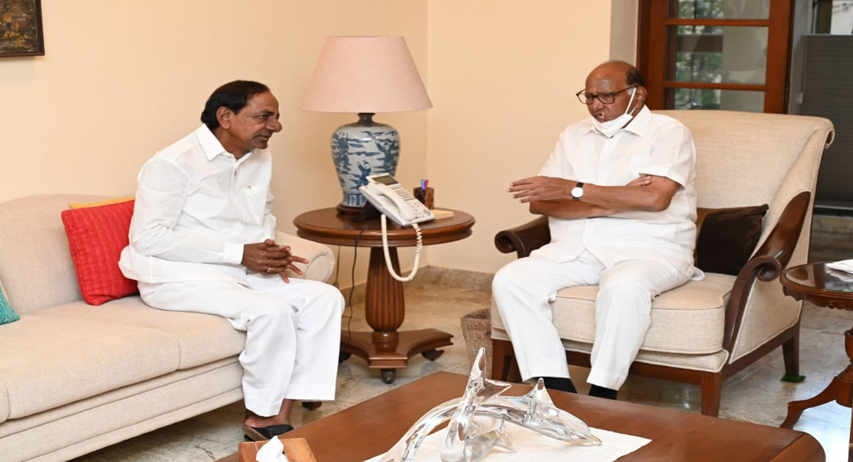 Prez polls: Sharad Pawar wanted KCR on board