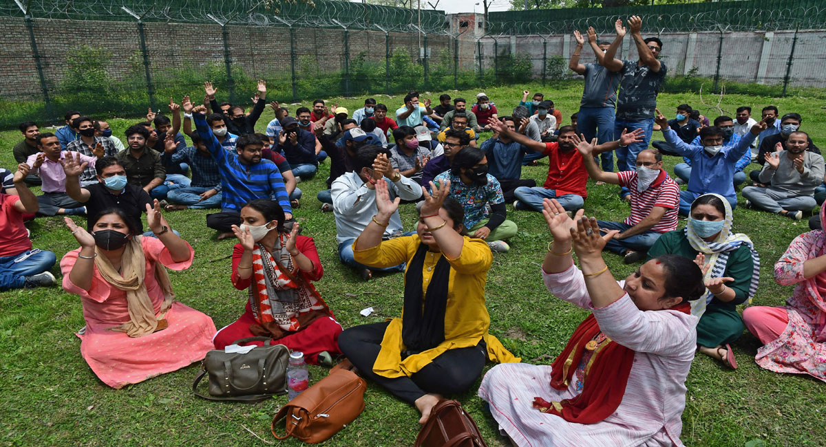 Authorities confine Kashmiri Pandit employees to pooled accommodations