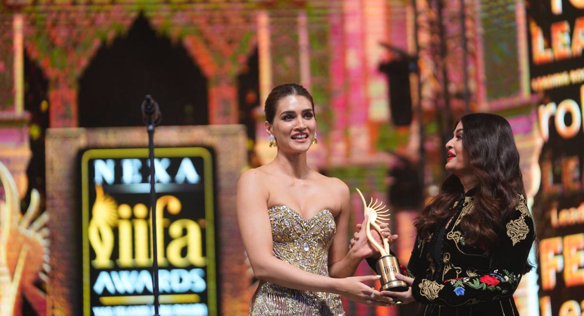 IIFA Awards: ‘Shershaah’ leads with top honours, Vicky Kaushal dedicates award to Irrfan 