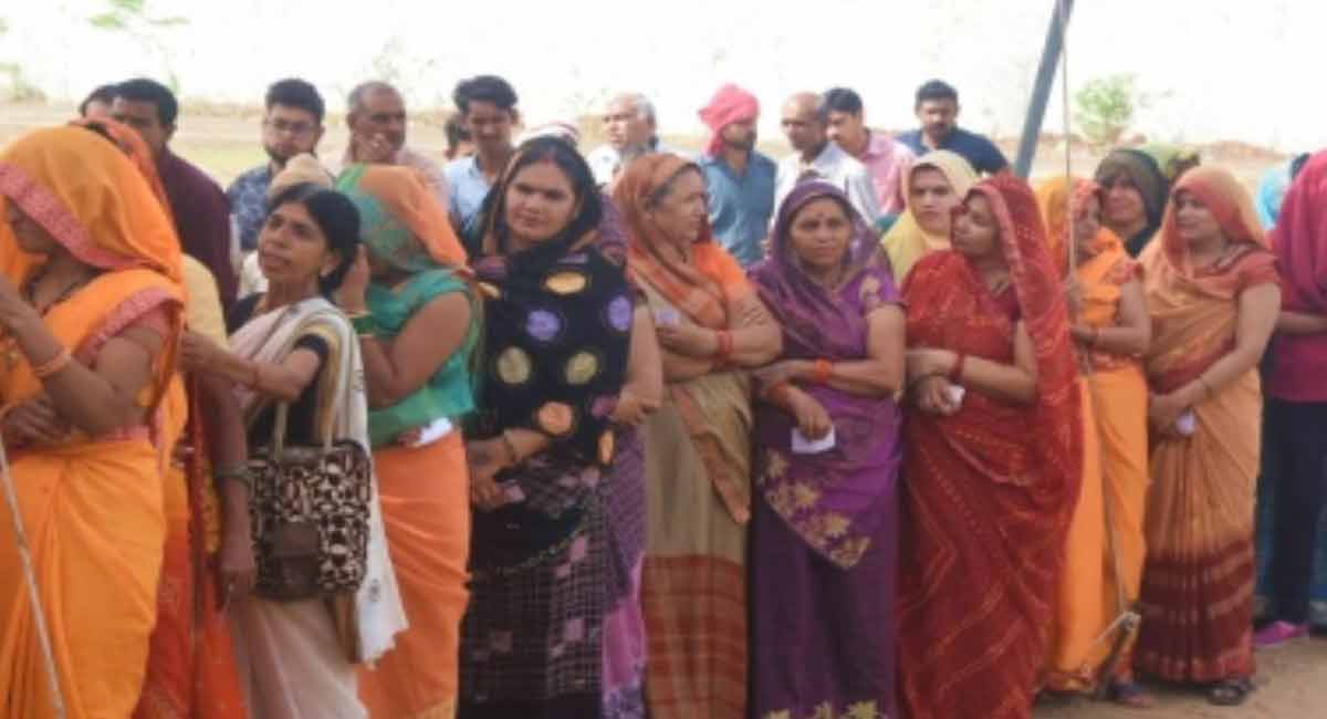 MP panchayat polls: one dead at polling booth in wall collapse