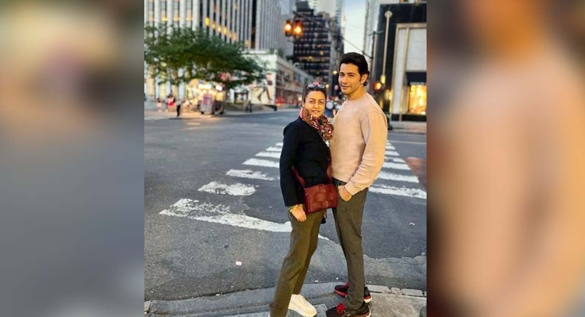 Mahesh Babu posts sweet vacay pic from NYC with wifey Namrata