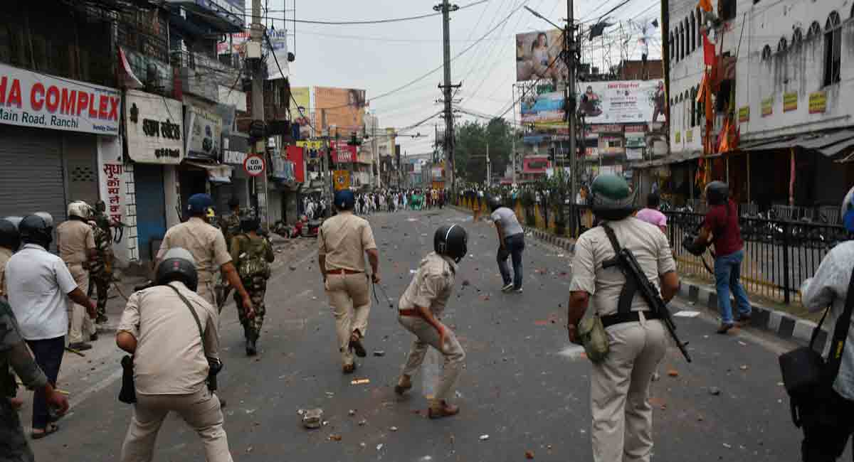 Protests in Ranchi against Prophet remarks, policemen injured while controlling mob 