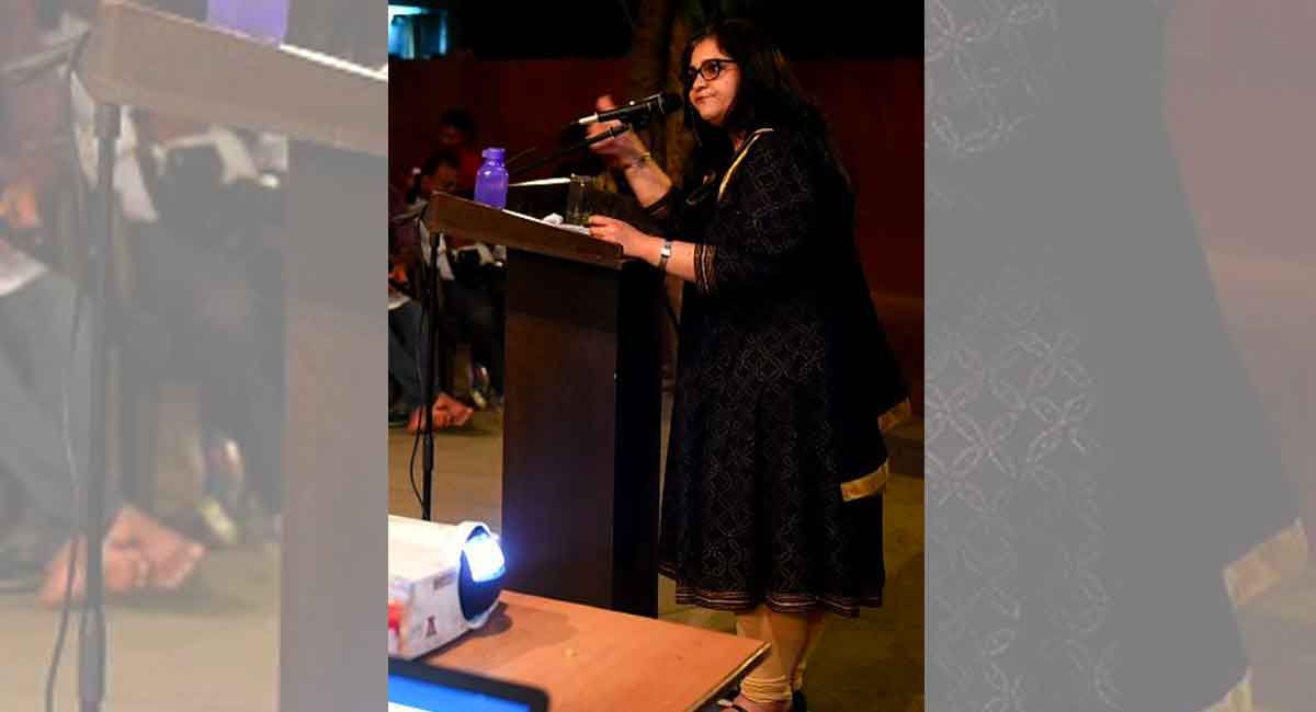 Teesta Setalvad detained by Gujarat ATS team in Mumbai