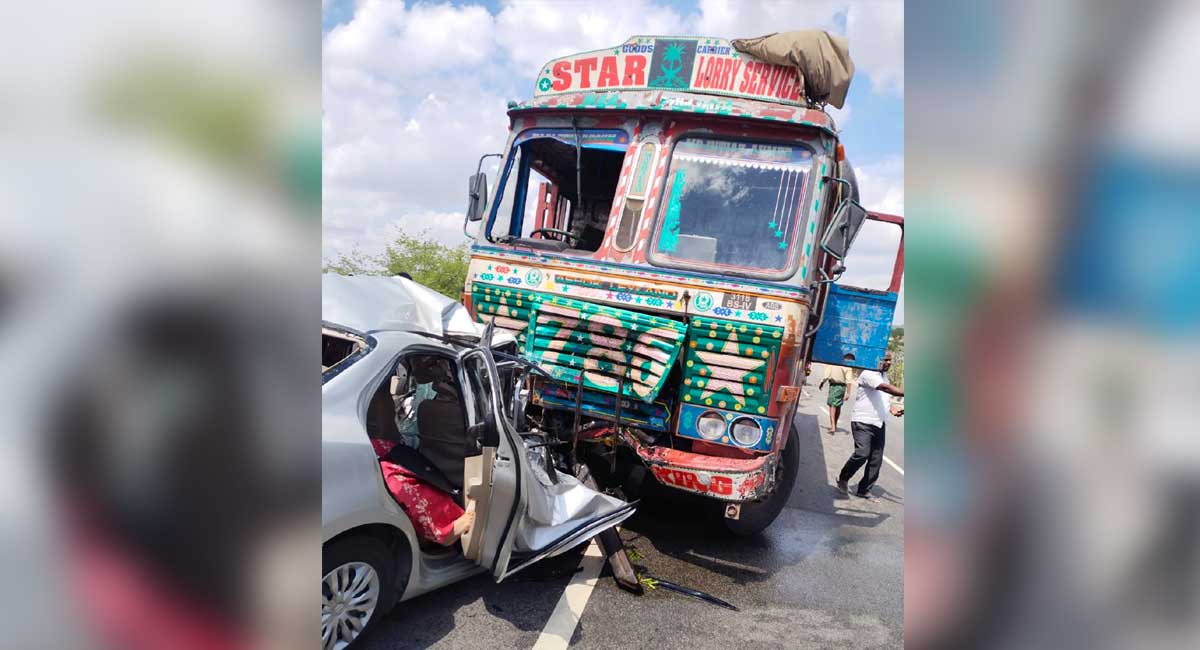Three die in road accident on Rajiv Rahadari in Siddipet district