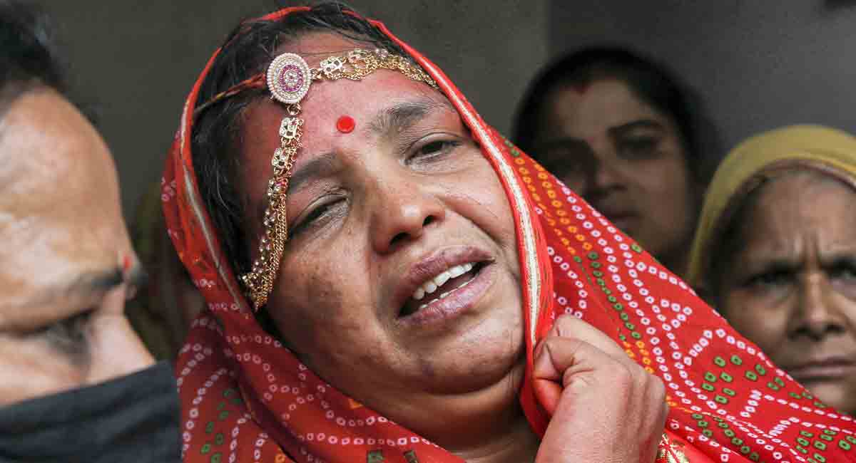 Udaipur tailor cremated, funeral procession amid tight security