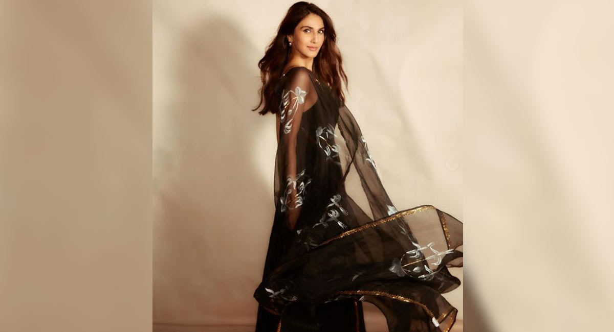 Vaani Kapoor bedazzles in recent social media post