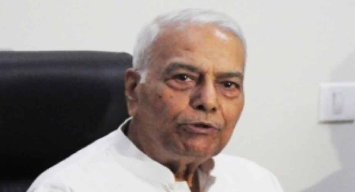 Prez poll: Sinha to file nomination on Monday but fissures appear in Oppn