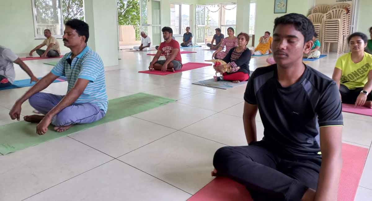 10-day long free yoga camp begins in Mancherial