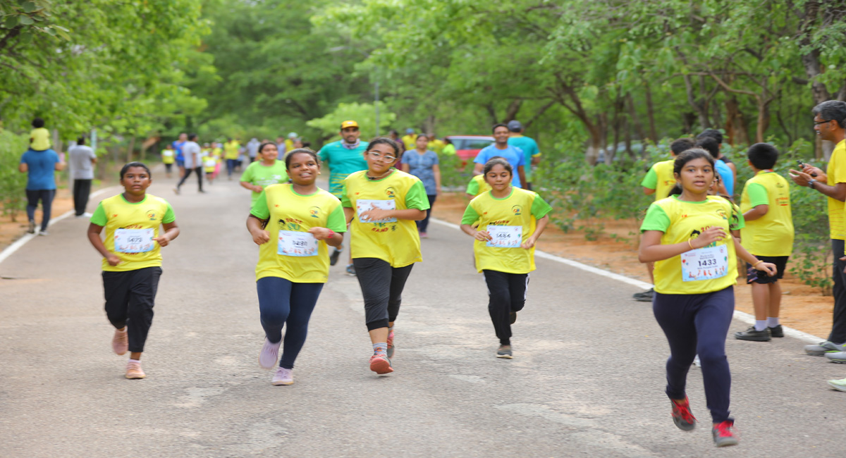 Over 600 children participate in ChildRUN in Hyderabad-Telangana Today