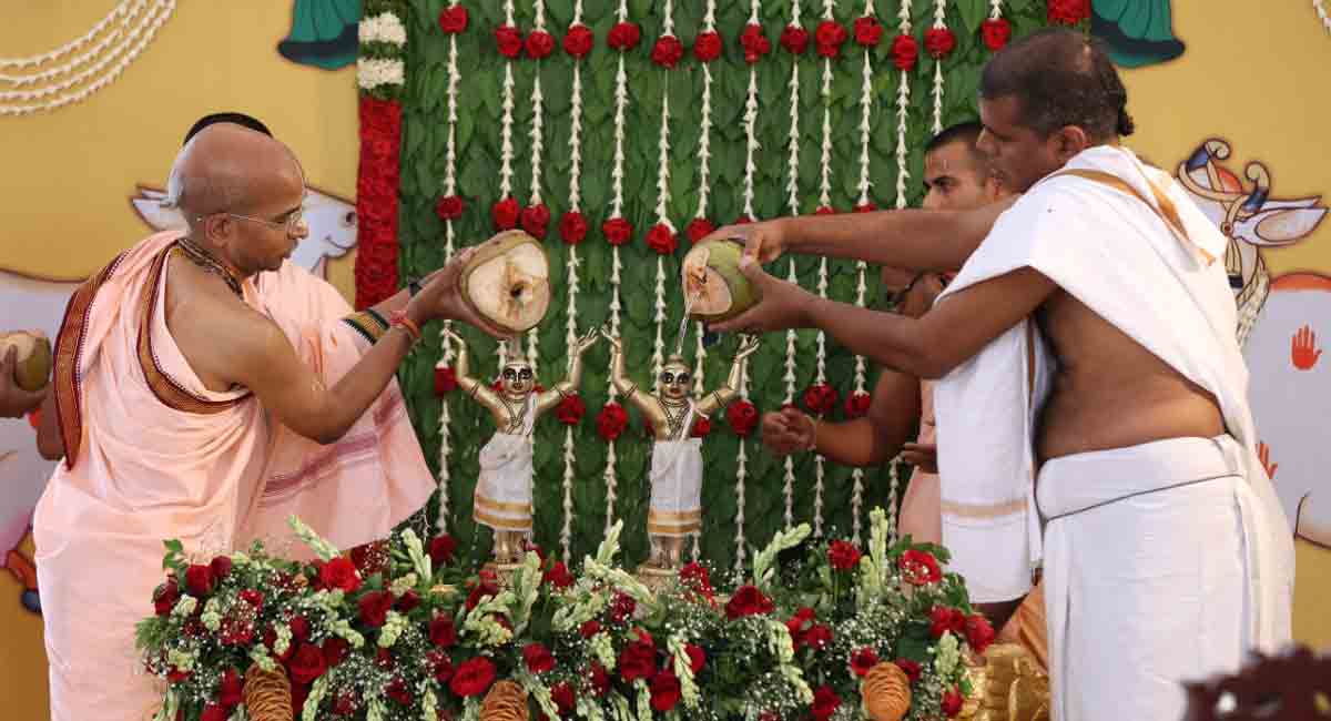 Hare Krishna Golden Temple celebrates Chida-Dahi Mahotsavam