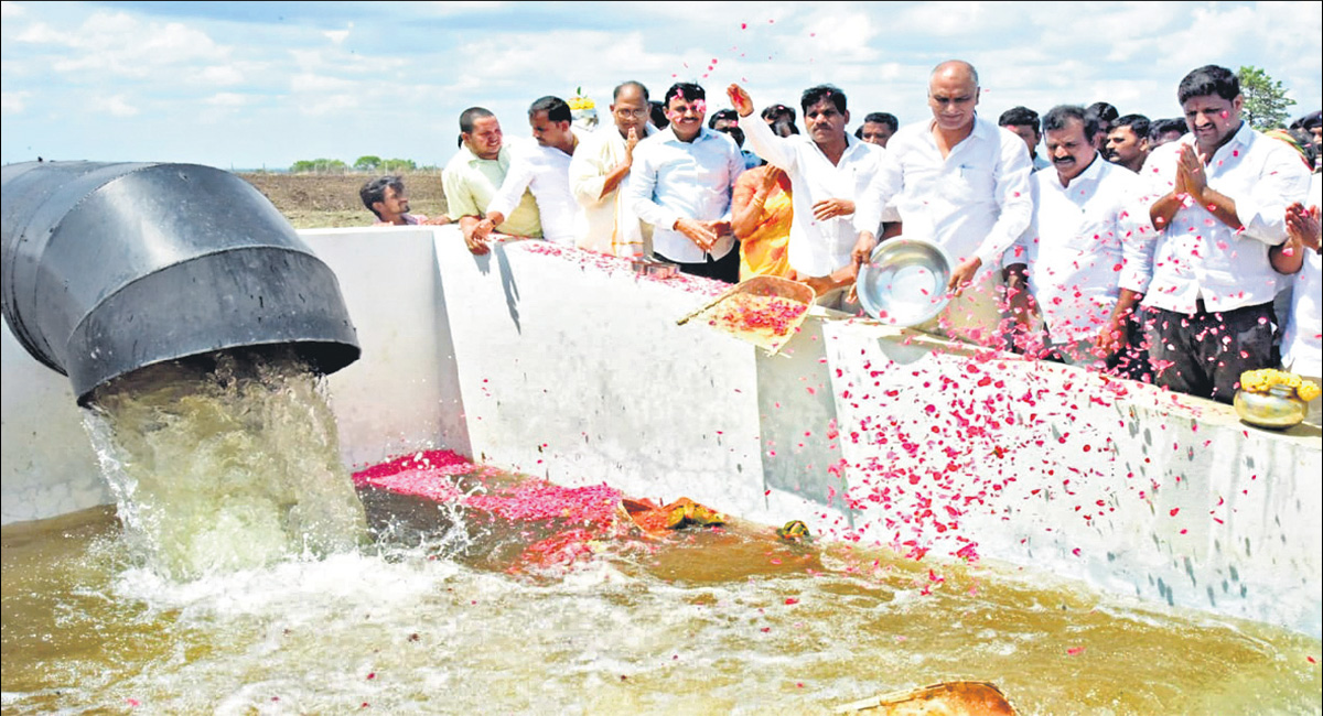 Harish takes on Centre over anti-people policies