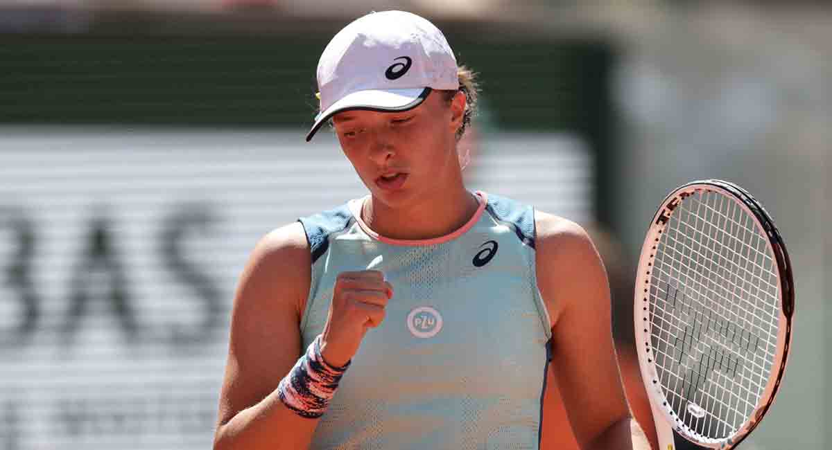 French Open: Swiatek storms into final with win over Kasatkina