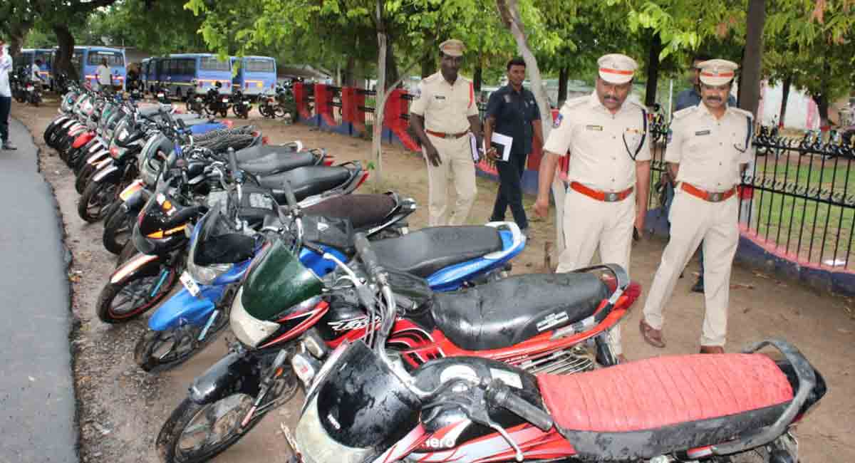 Matka addict turns bike lifter, lands behind bars in Adilabad
