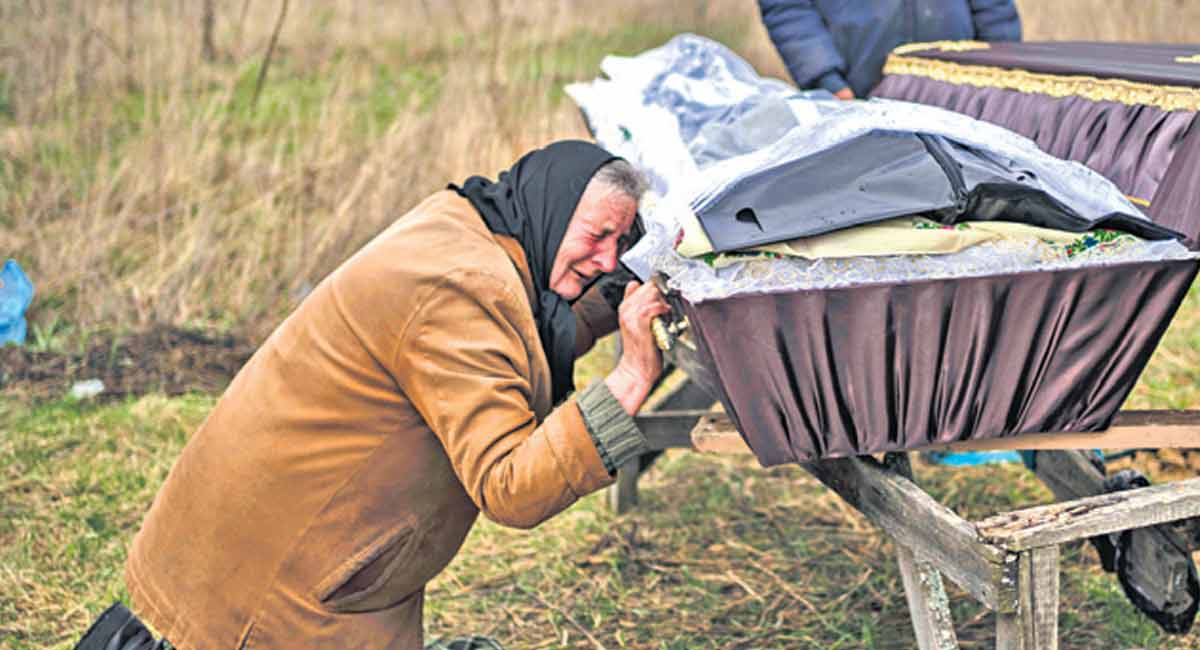 Opinion: Holding Putin accountable