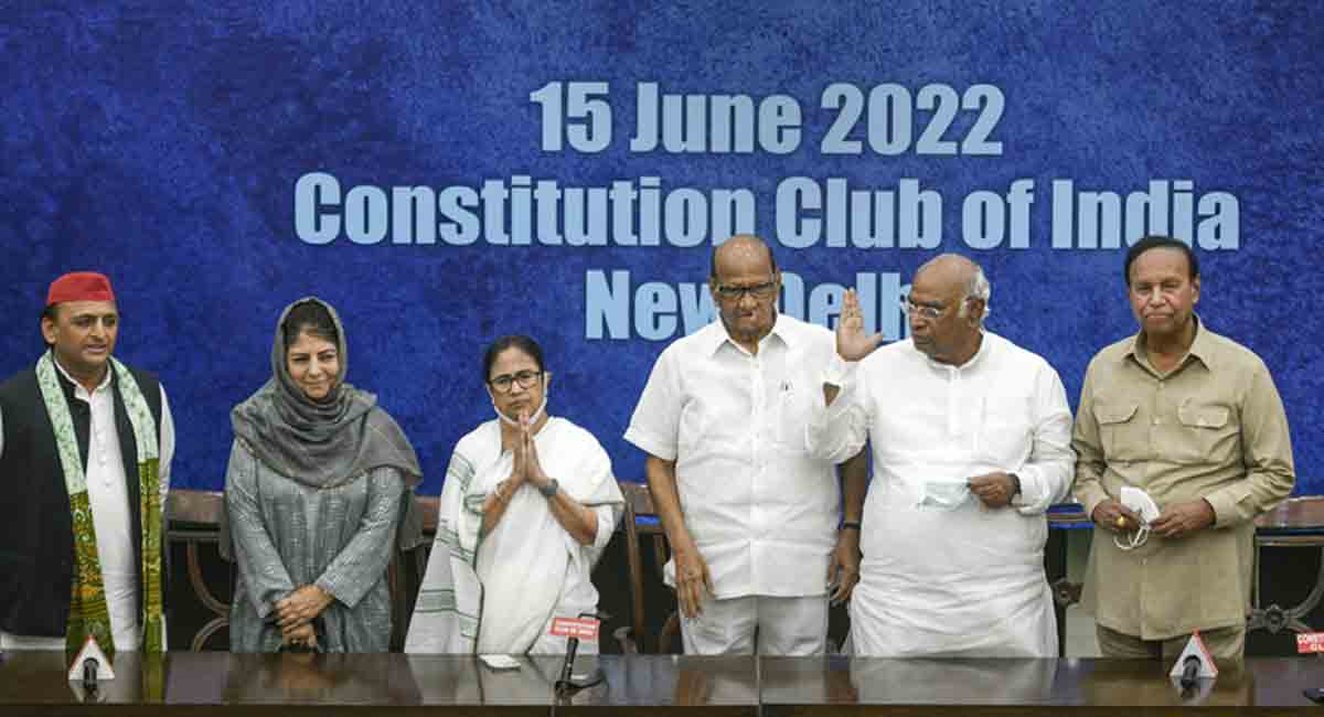 17 parties attend opposition meeting on presidential poll; AAP, TRS, BJD skip