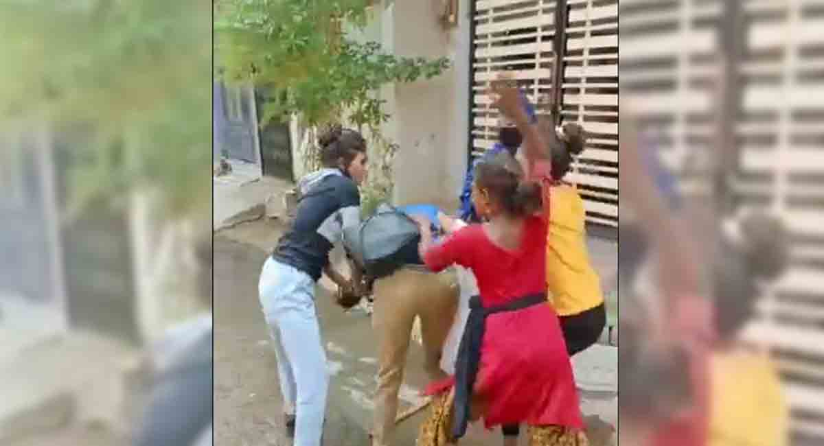 Viral Video: Group of women beat up pizza chain employee in Indore