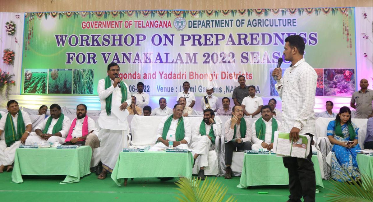 Nalgonda: AEOs narrate transformation of agriculture before and after 2014