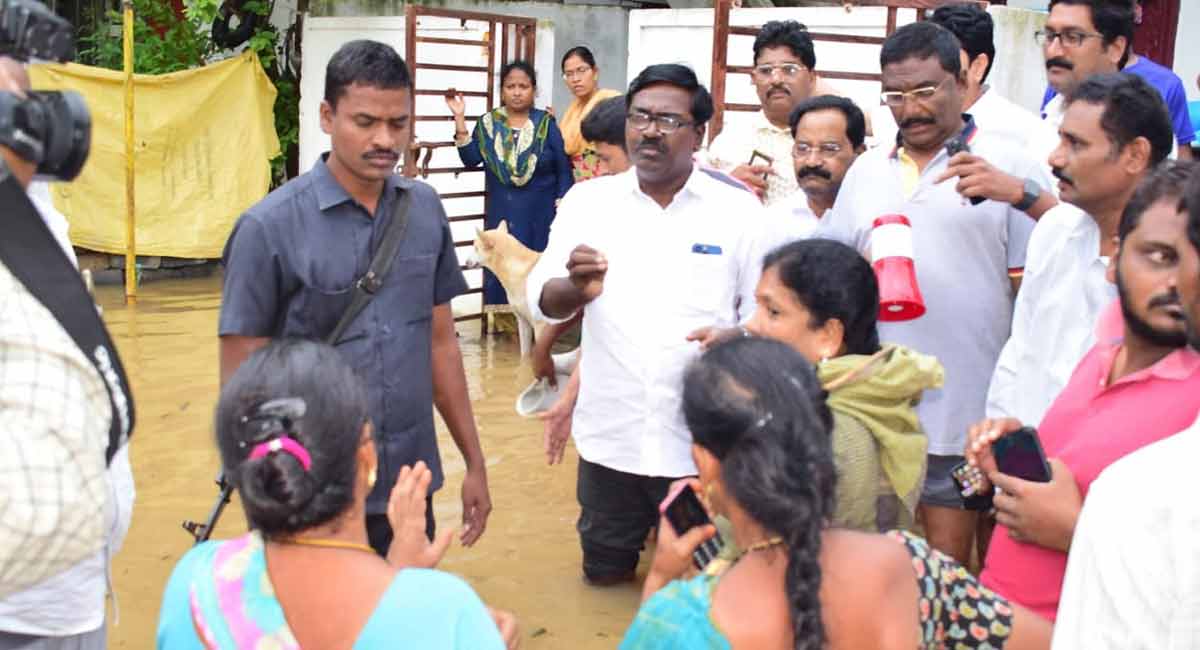 Godavari flood situation worsens, river crosses 70 feet mark at Bhadrachalam