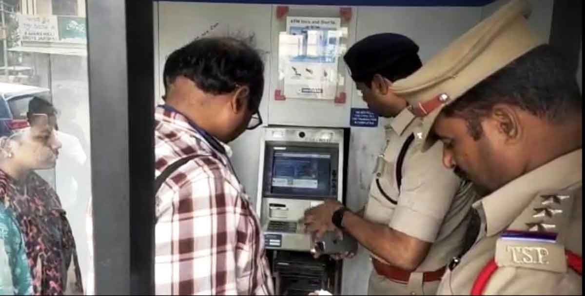 Sangareddy: 15.70 lakh cash stolen from HDFC bank ATM in Bhanur