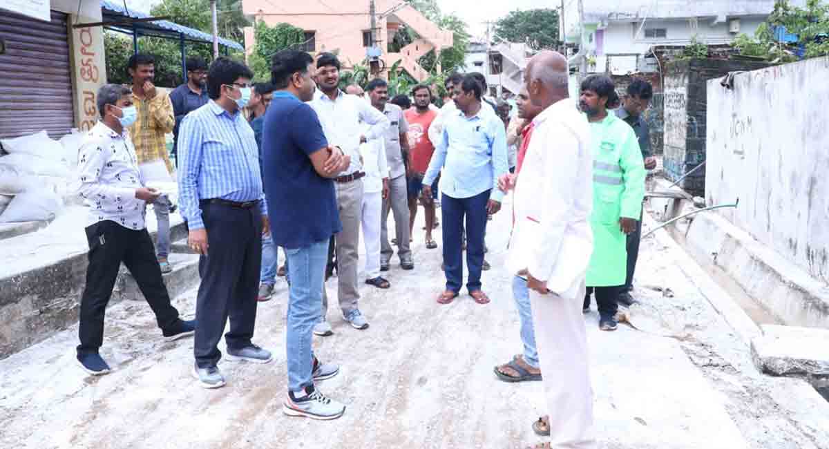 Flood level in river Godavari remains steady above danger level at Bhadrachalam
