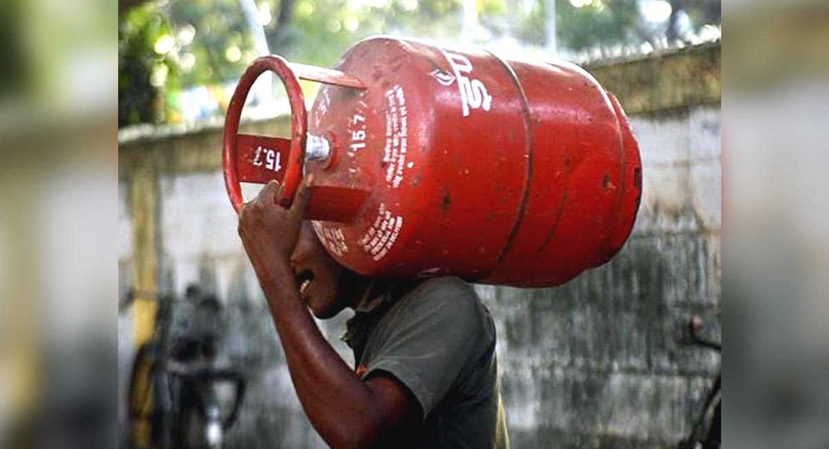 Commercial 19 kg LPG cylinder prices slashed by Rs 198