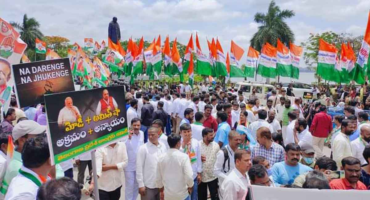 Congress takes out huge rally in Hyderabad in support of Sonia Gandhi